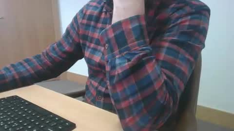 Snapshot of jojo156156 chatting on 10, 10, 2025 husssky online show from 10, 10, 2025