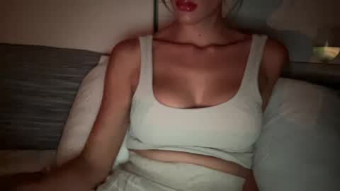 jojoxoxox24 online show from 21, 9, 2025