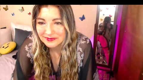 Jolie Mature online show from 19, 9, 2025