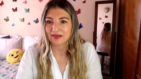 Jolie Mature online show from 11, 1, 2026