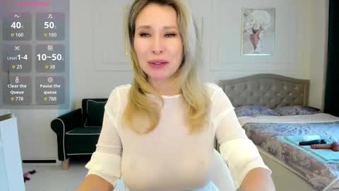 Snapshot of jolie_ozolla chatting on 13, 10, 2025 Jolie Ozolla online show from 13, 10, 2025