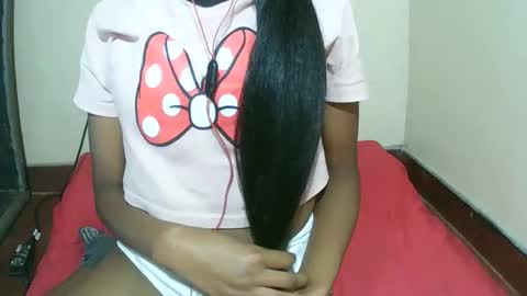 Snapshot of joliekah27 chatting on 14, 12, 2025 joliekah27 online show from 14, 12, 2025