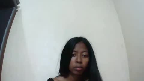 Snapshot of joliekah27 chatting on 17, 12, 2025 joliekah27 online show from 17, 12, 2025