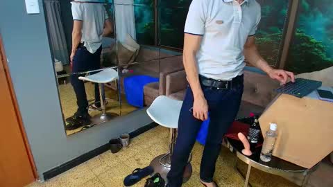 Jonas online show from 12, 2, 2025