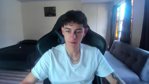 Snapshot of joshmiller_ chatting on 4, 4, 2026 Josh online show from 4, 4, 2026