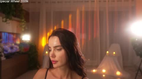 Jennifer Diaz online show from 15, 11, 2025