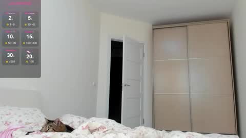 Julia and Julia online show from 17, 10, 2025