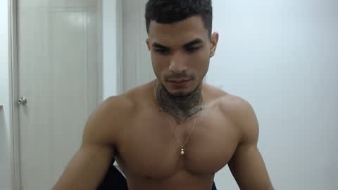 juan_gomez_1 online show from 28, 12, 2024