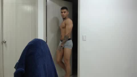 juan_gomez_1 online show from 5, 1, 2025