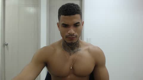 juan_gomez_1 online show from 8, 1, 2025