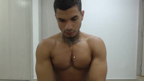 juan_gomez_1 online show from 28, 1, 2025