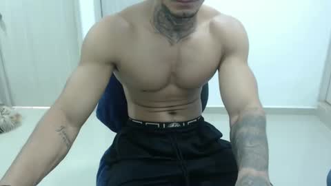 juan_gomez_1 online show from 25, 2, 2025