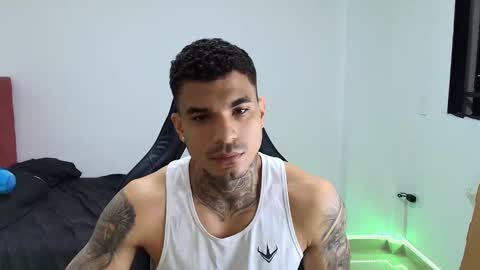 juan_gomez_1 online show from 17, 12, 2025