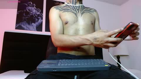 juancamilo66_ online show from 28, 2, 2025