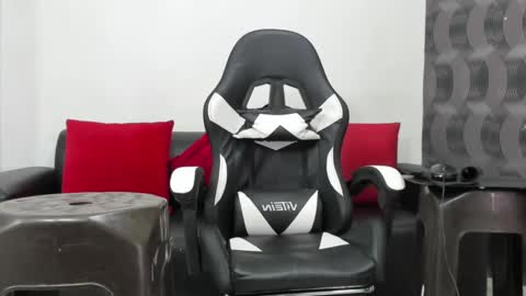 Juan Diego Uribe online show from 4, 1, 2025