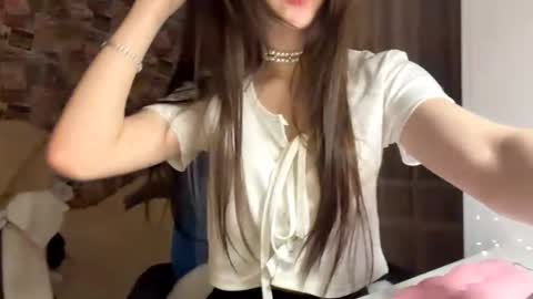 Mila online show from 19, 12, 2025