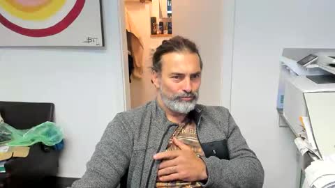 Snapshot of juergenkru chatting on 29, 10, 2025 Giovanni50pro online show from 29, 10, 2025