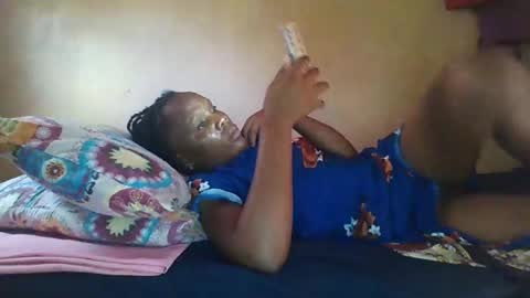 juice_petite3 online show from 29, 1, 2025