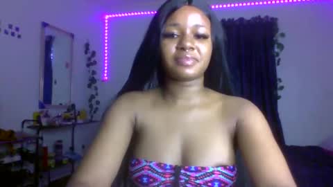 Snapshot of juicy_pussy1122 chatting on 24, 10, 2025 Emily online show from 24, 10, 2025