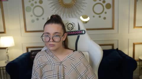 Snapshot of juicy_secrets_054 chatting on 21, 3, 2026 Elza online show from 21, 3, 2026