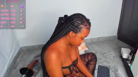 Snapshot of juicy_sky chatting on 16, 10, 2025 Your Paradise online show from 16, 10, 2025