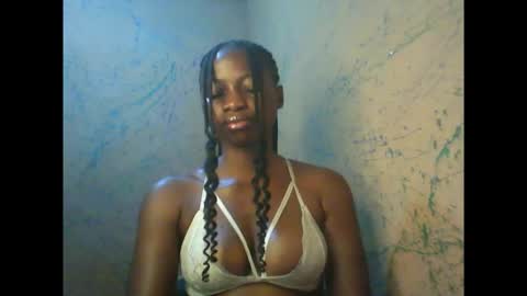 Snapshot of juicypiexx chatting on 5, 11, 2025 juicypiexx online show from 5, 11, 2025