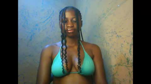 Snapshot of juicypiexx chatting on 6, 11, 2025 juicypiexx online show from 6, 11, 2025