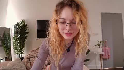 Hiya Im your sweet Lia online show from 23, 2, 2026