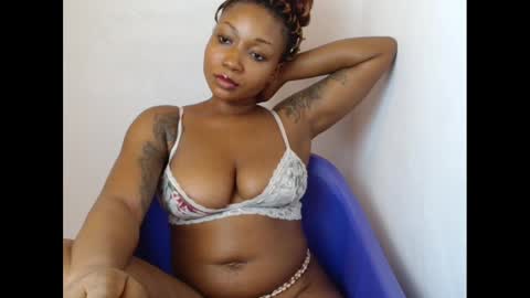 juicyxpink online show from 20, 1, 2025