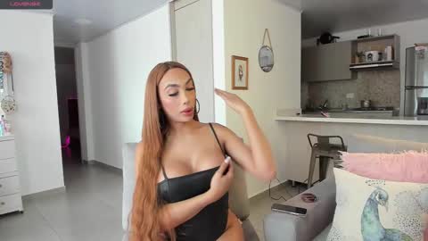 Snapshot of julessy_bonny chatting on 5, 12, 2025 julessy online show from 5, 12, 2025