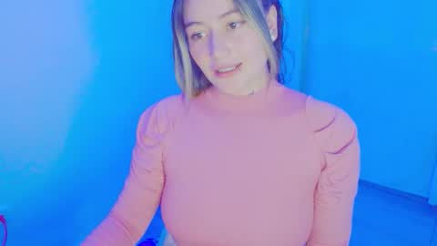  Juliana Torres  online show from 1, 12, 2025