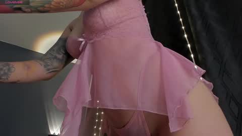 Juli Modelo Independiente online show from 6, 1, 2025