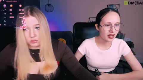 Snapshot of juli_kisss chatting on 8, 3, 2025 juli kisss online show from 8, 3, 2025