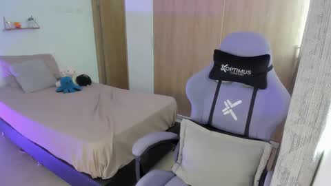 juli_santos_22 online show from 11, 1, 2025