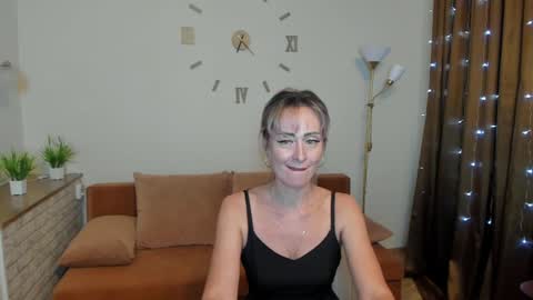 julia__cherry_ online show from 24, 12, 2024