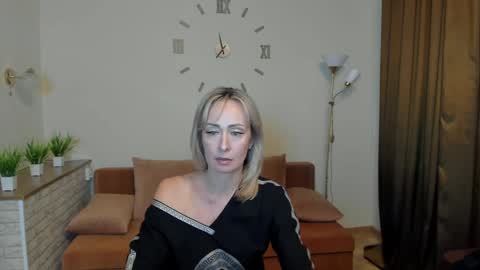 julia__cherry_ online show from 24, 1, 2025