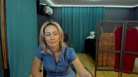 julia__cherry_ online show from 12, 10, 2025