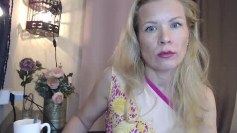 julia_giulia online show from 1, 3, 2025
