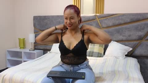 Julia Gomes online show from 31, 12, 2024