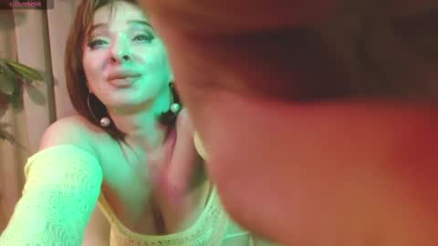 Snapshot of julia_renard chatting on 12, 10, 2025 Julia online show from 12, 10, 2025