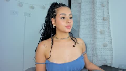 julia_strauns online show from 2, 1, 2025