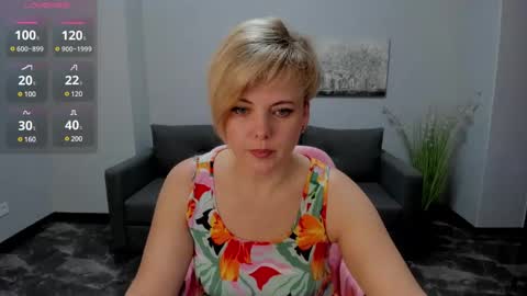 Snapshot of julia_wilsons chatting on 7, 1, 2025 Julia online show from 7, 1, 2025