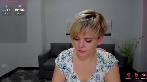 Snapshot of julia_wilsons chatting on 11, 1, 2025 Julia online show from 11, 1, 2025