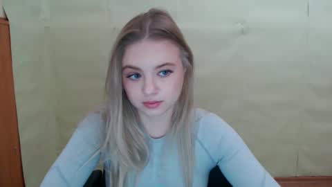 Snapshot of juliacrazy_ chatting on 2, 12, 2024 juliacrazy_ online show from 2, 12, 2024