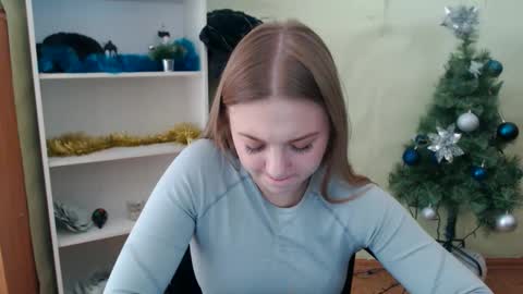 Snapshot of juliacrazy_ chatting on 18, 12, 2024 juliacrazy_ online show from 18, 12, 2024