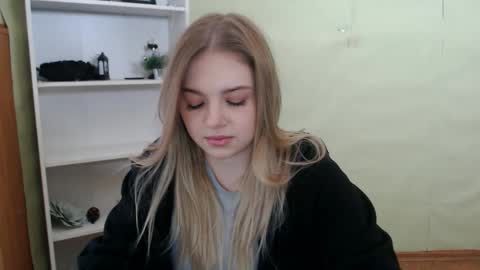 Snapshot of juliacrazy_ chatting on 12, 2, 2025 juliacrazy_ online show from 12, 2, 2025