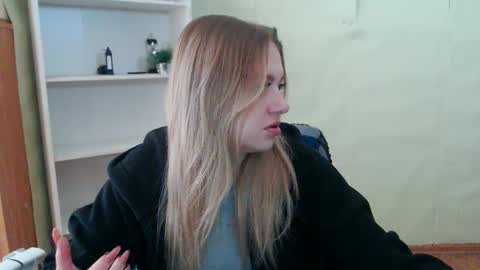 Snapshot of juliacrazy_ chatting on 21, 2, 2025 juliacrazy_ online show from 21, 2, 2025