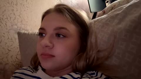 Snapshot of juliacrazy_ chatting on 5, 3, 2025 juliacrazy_ online show from 5, 3, 2025