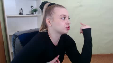 Snapshot of juliacrazy_ chatting on 9, 3, 2025 juliacrazy_ online show from 9, 3, 2025