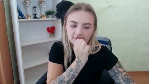 Snapshot of juliacrazy_ chatting on 19, 9, 2025 juliacrazy_ online show from 19, 9, 2025